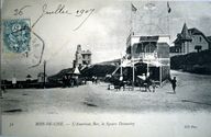 Le square Dussautoy, l'Américan Bar, maisons Les Coucous et Lumen, carte postale, 1er quart 20e siècle (coll. part.).