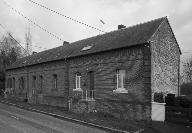 Maison d'ouvriers à trois unités d'habitation