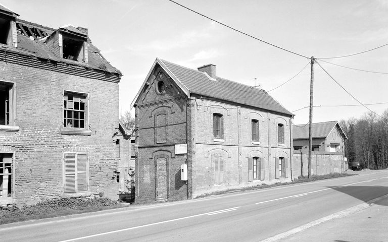 Ancien moulin à blé, filature et savonnerie Poiret-Trépagne, Frédéric Poiret, puis S.A. Filatures et Teintureries de Saint-Epin, devenus tissage Vernier puis usine de confection MCB Sérac