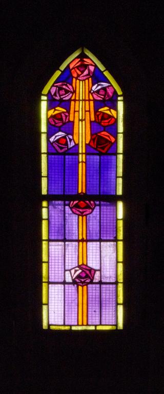 Ensemble de six verrières à décor floral du transept de l'église Saint-Nicolas de Bapaume
