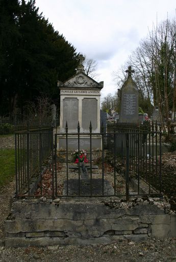 Tombeau (stèle funéraire) de la famille Leclercq-Ancelin