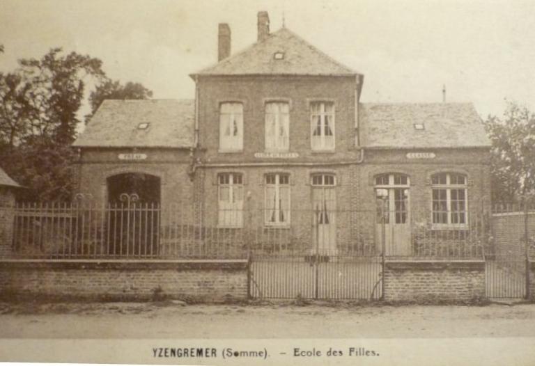 Ecole primaire d'Yzengremer (ancienne école primaire de filles)