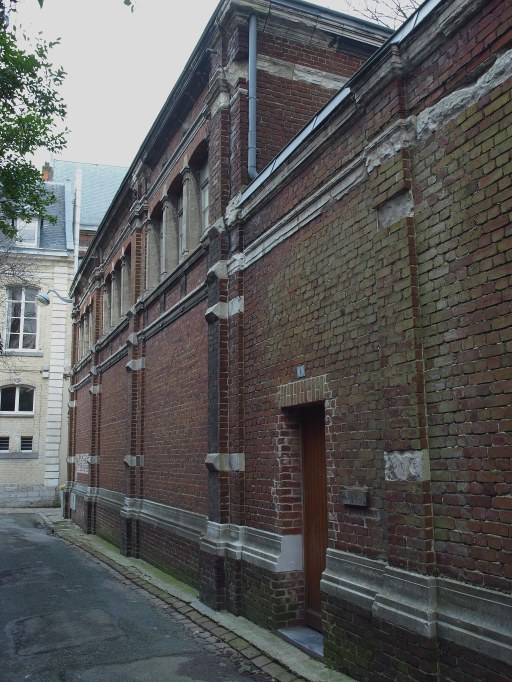 Ancien gymnase, actuellement bibliothèque de la Société des Antiquaires de La Morinie