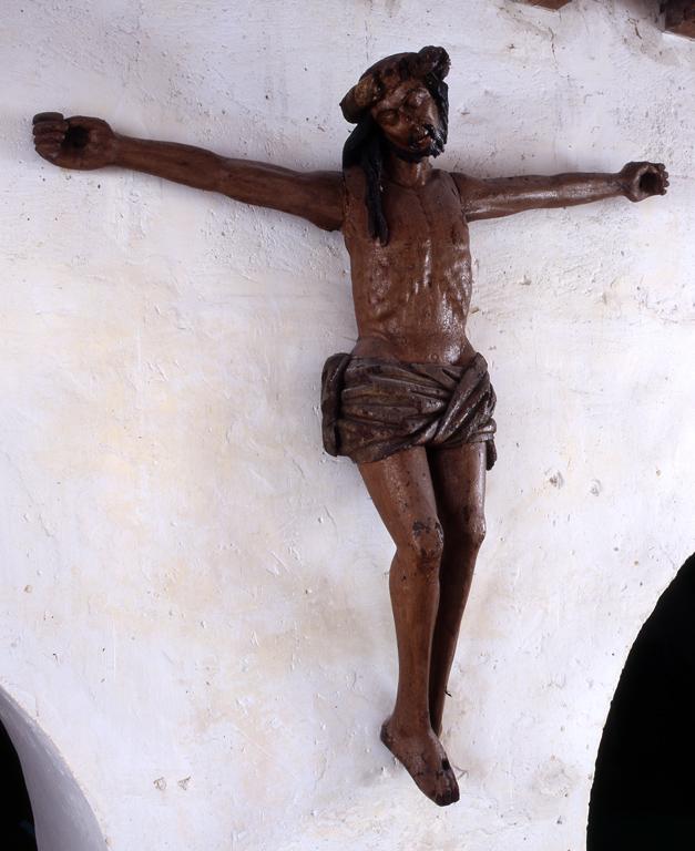 Statue (petite nature) : Christ en croix