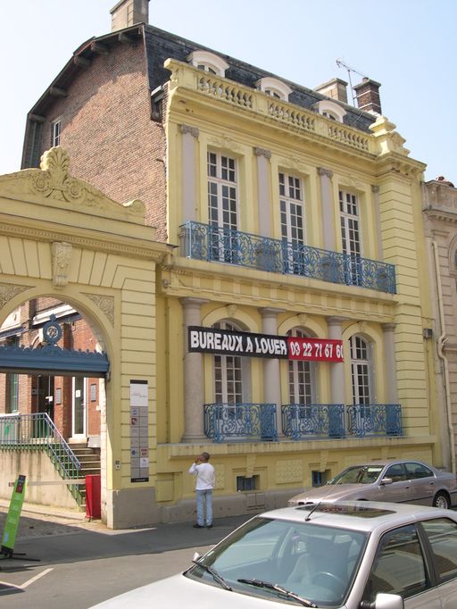 Ancien hôtel de Francqueville d'Abancourt, devenu usine de confection Lefèvre-Calot, puis Lefèvre-Calot et Cie