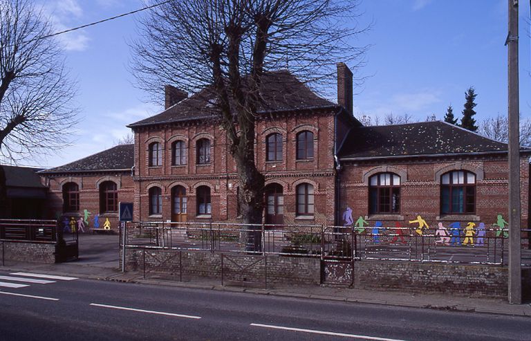 Groupe scolaire de Salenelle à Pendé