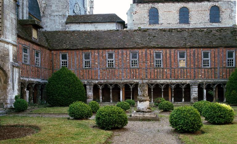 Le quartier canonial de Beauvais