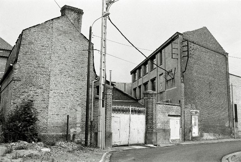 Ancienne usine de serrurerie et fonderie Charles Guerville, puis Ch. Guerville Fils et Riquier Frères, puis Guerville, Riquier et Cie puis usine de serrurerie Bricard