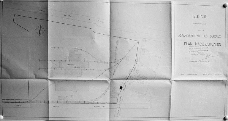 Ancienne usine de produits chimiques Fleuriet et Mohr, puis Salignat et Cie, puis sucrerie de betteraves Sucrerie Agricole de Ribécourt, puis usine d'engrais de la Société des Engrais Chimiques et Organiques (S.E.C.O.)