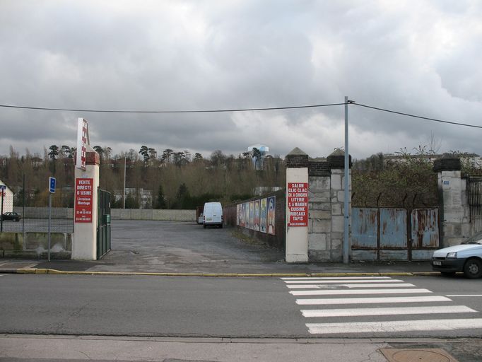 Ancienne usine de préparation de produit minéral (usine de briquettes) de la Société des Charbons et Cokes Calibrés, puis fonderie de zinc Vignal, puis fonderie de fer Sirmétal, puis tréfilerie (usine de ressorts)