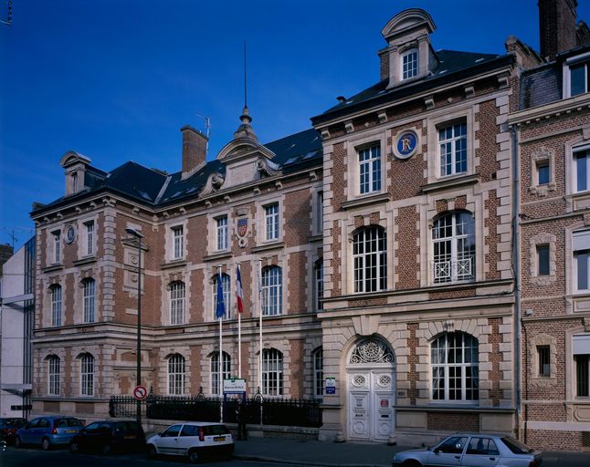 Lycée Madeleine-Michelis à Amiens, Vue générale. (IVR22_20038000221VA) -  Inventaire Général du Patrimoine Culturel