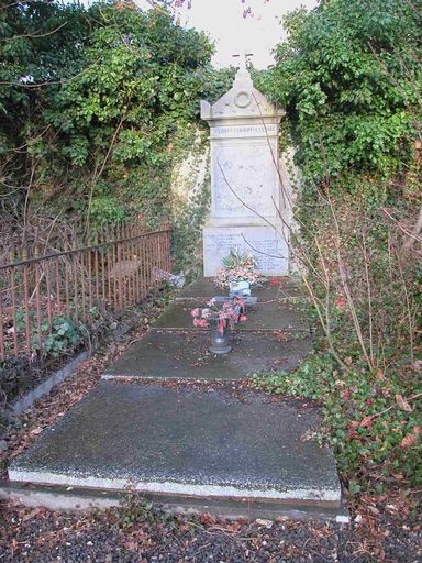 Tombeau (stèle funéraire) de la famille Fermepin-Lamarre