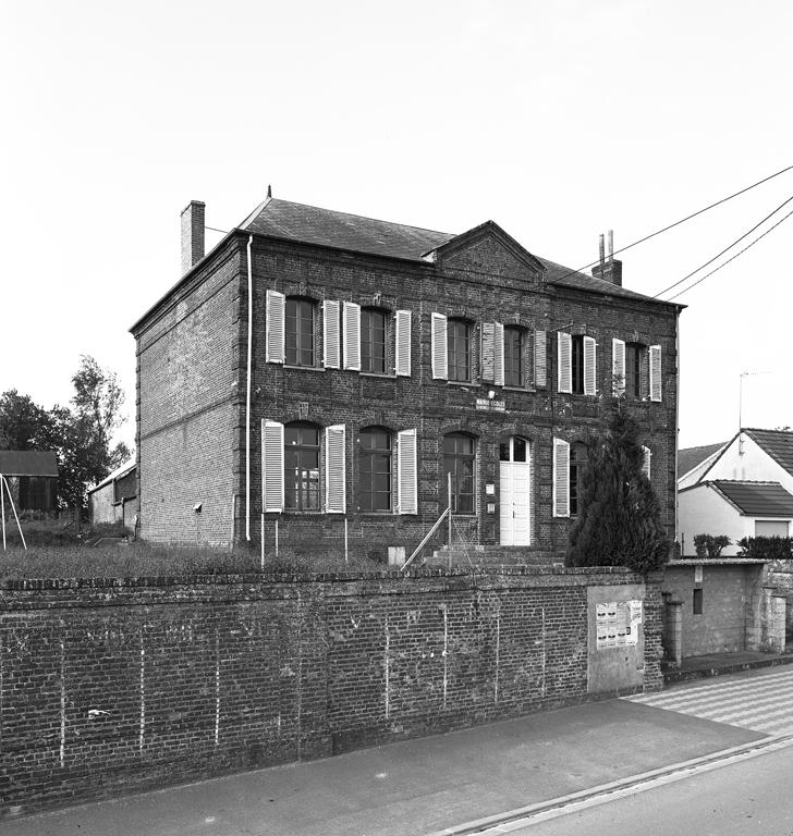 Mairie et école primaire de La Neuville-lès-Dorengt