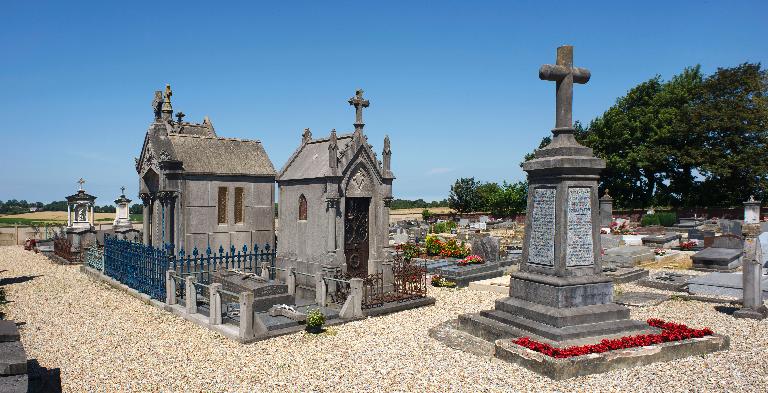 Le cimetière communal de Tully