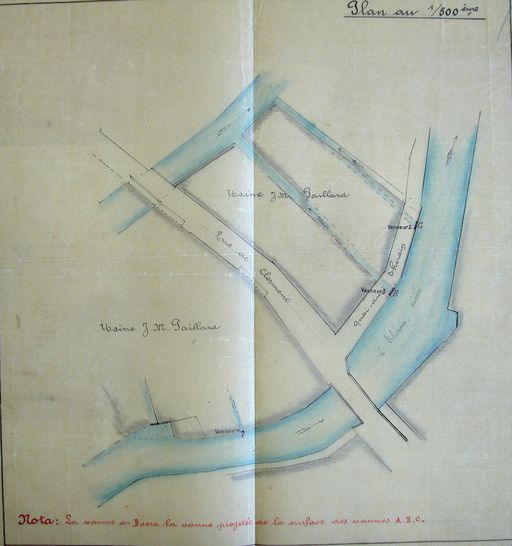 Ancien moulin à blé, dit moulin Berthault, devenu filature de laine (carderie) Achez, puis usine de chaussures Collard, puis usine de peintures et vernis Moreau, puis JM Paillard (détruit)