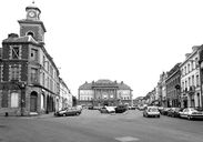 Place d'Armes, actuellement place Pierre-Delcourt