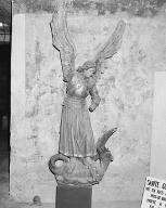 statue (figure colossale) : saint Michel