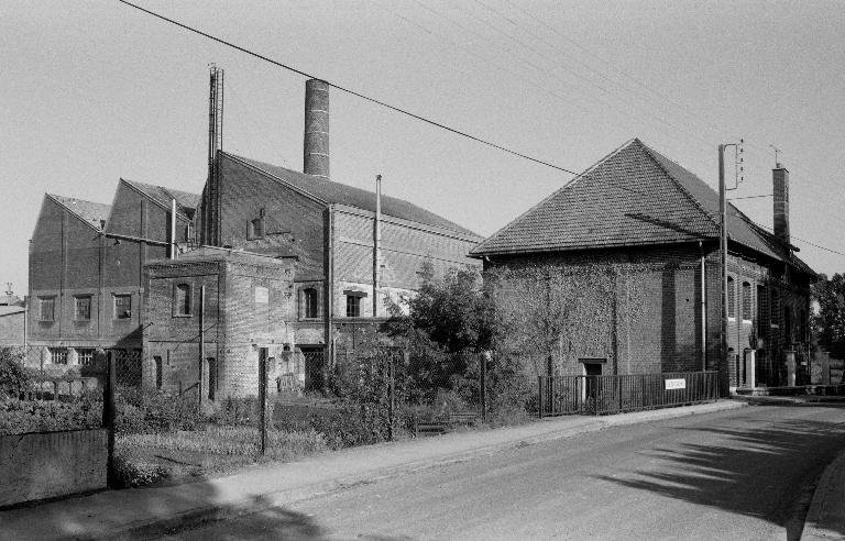 Ancienne usine de papeterie Failliot, devenue usine textile (cordage et effilochage de coton) Abel Valet, puis usine de produits chimiques Philipps Pain, puis SPCI