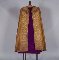 Chape (ornement doré, ornement violet)