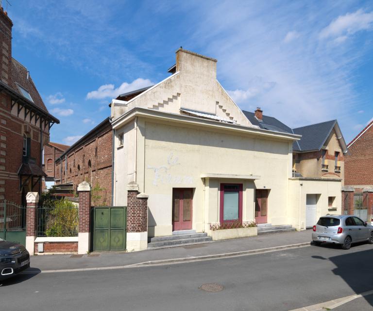 Ancienne église provisoire d'Albert, puis cinéma Le Forum