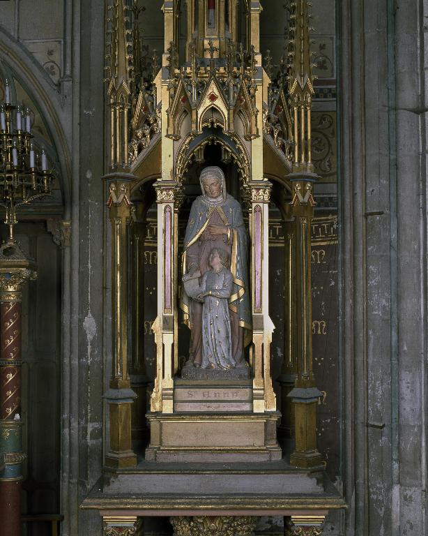 Ensemble des deux groupes sculptés et de la statue de l'autel secondaire du Rosaire : l’Éducation de la Vierge, Saint Joseph et l'Enfant Jésus, Vierge à l'Enfant