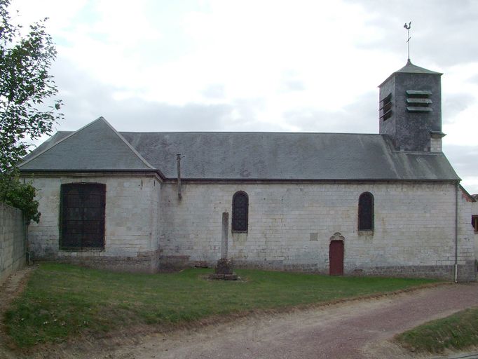 Église paroissiale Saint-Martin et ancien cimetière de Pernois
