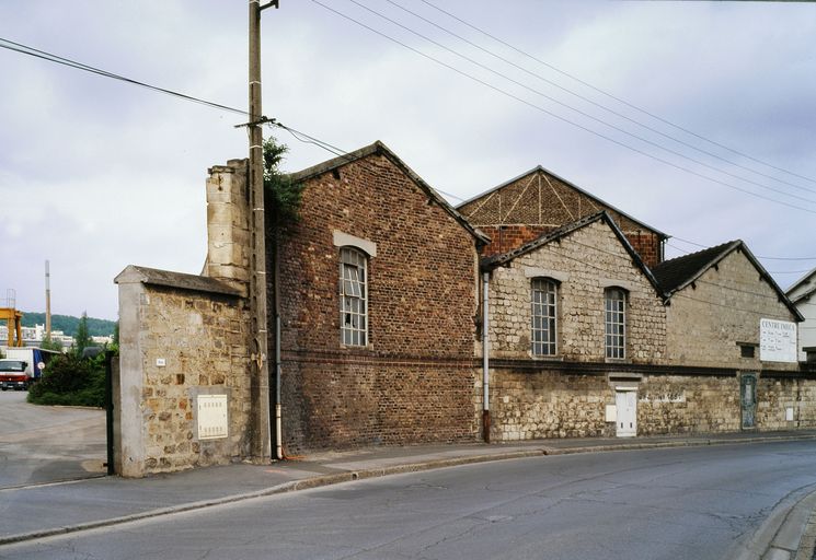 Ancienne fonderie de fer et de cuivre Durand, puis Fonderies de Creil, puis de la Société des Constructions Mécaniques de Creil, actuellement entrepôt industriel