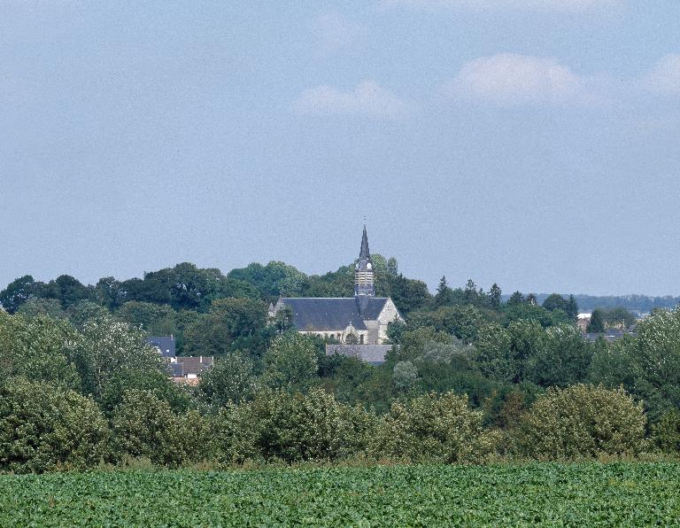 Eglise paroissiale et ancien cimetière Notre-Dame-de-l'Assomption à Athies