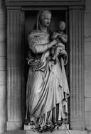 Statue (grandeur nature) : Vierge à l'Enfant