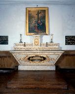 Autel, tabernacle, degré d'autel et gradin d'autel (autel de la chapelle des Clermont-Tonnerre)