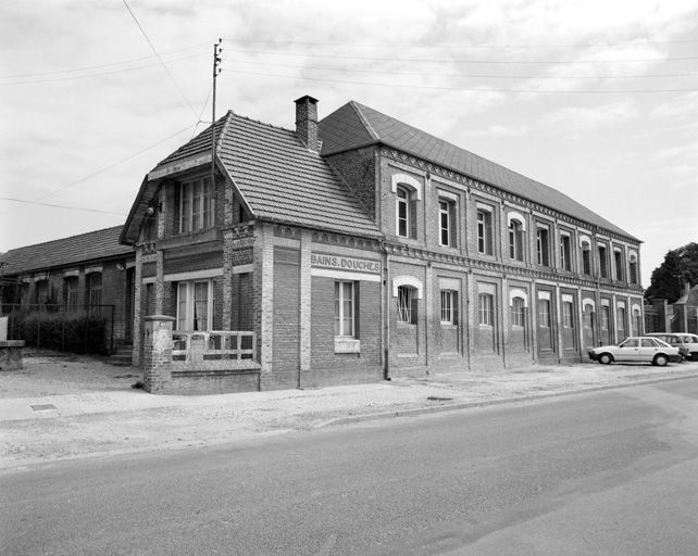 Ancien tissage de linge de table Deneux Frères, devenu Fonderies et Ateliers du Vimeu (FAVI), puis usine d'ouvrages en matière plastique Vimplast