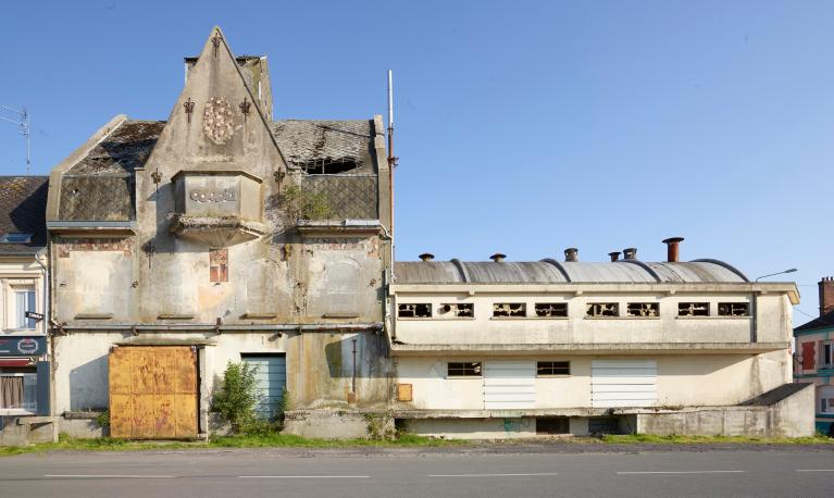 Ancien Hôtel Sheffield, propriété de M. Debras, puis coopérative agricole (vestiges)