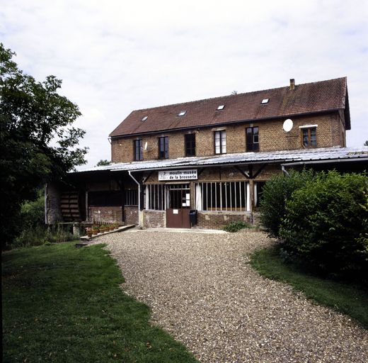 Ancien moulin à blé, puis à foulon, dits Moulin d'Achon, puis Moulin de Saint-Félix, puis brosserie Autin, devenue musée, dit Moulin-Brosserie de Saint-Félix