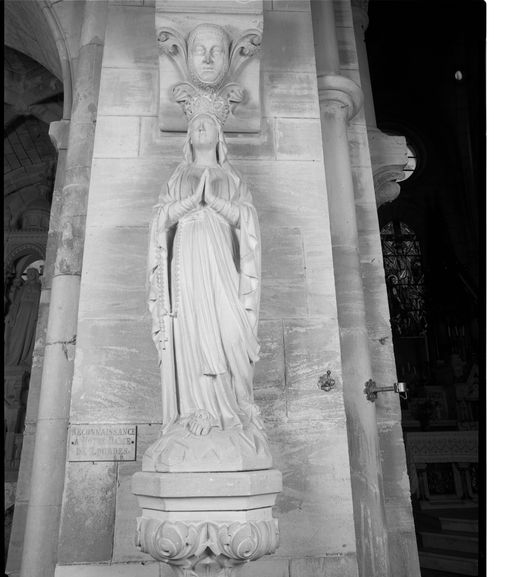 Statue (petite nature) et son socle : Immaculée Conception dite Notre-Dame de Lourdes