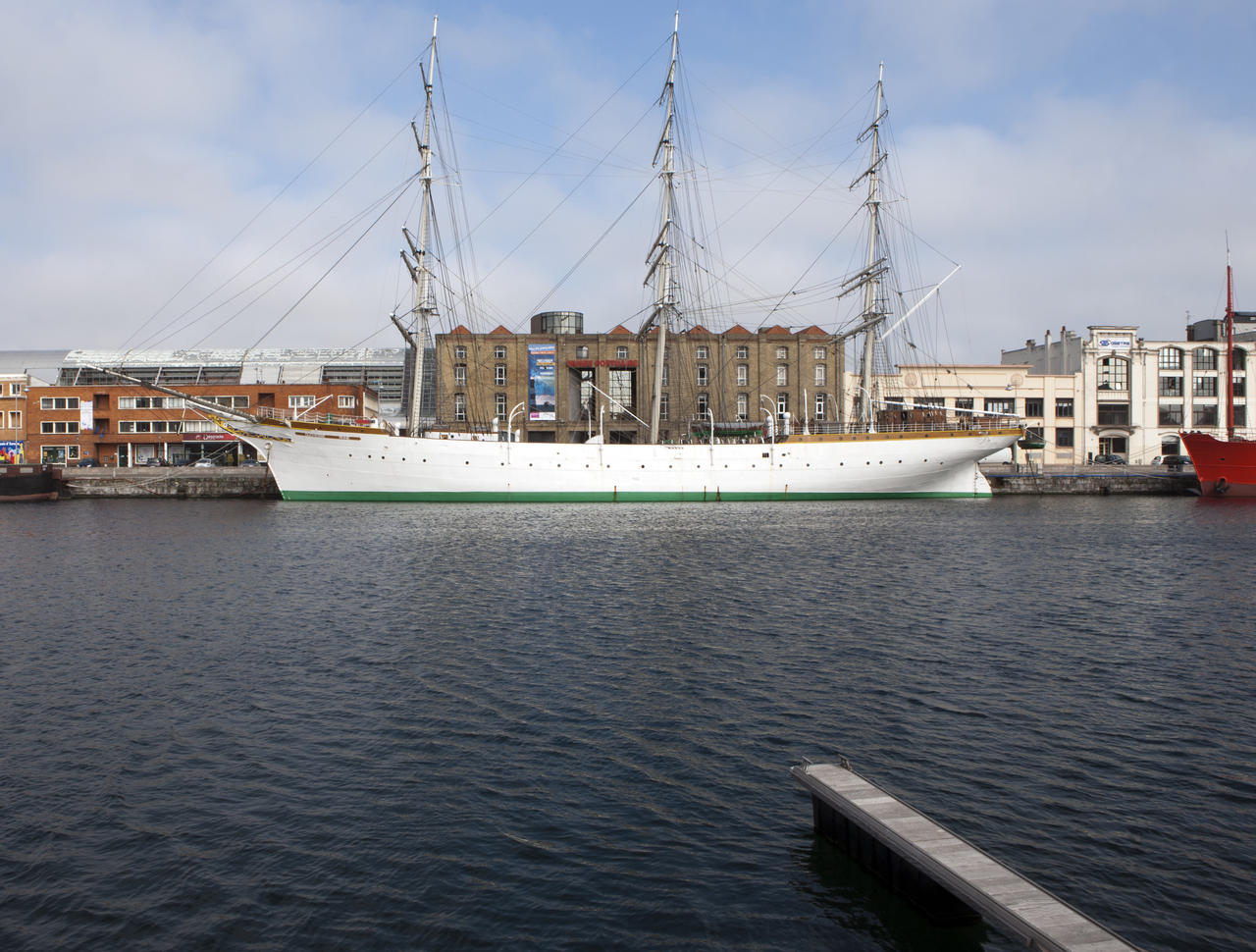 Entrepôt commercial dit Magasin Bourdon, puis Magasin des Tabacs, actuellement Musée portuaire