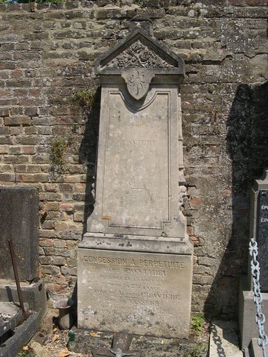 Tombeau (stèle funéraire) Clavière-Ponthieu