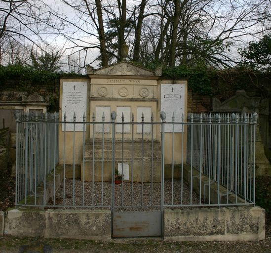 Tombeau (stèle funéraire) de la famille Vion