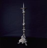 Série de douze chandeliers funéraires