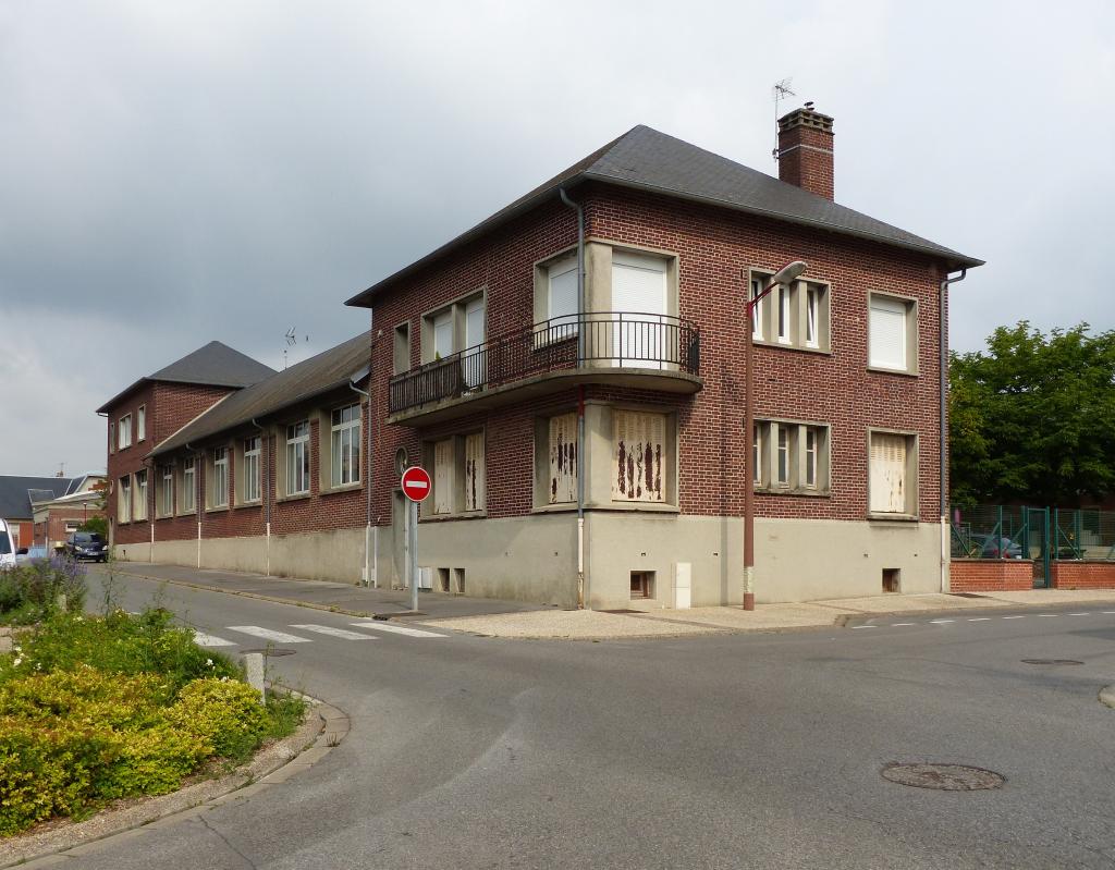 Ancien groupe scolaire de Quessy (école Henri-Decarpigny et salle Bouly)