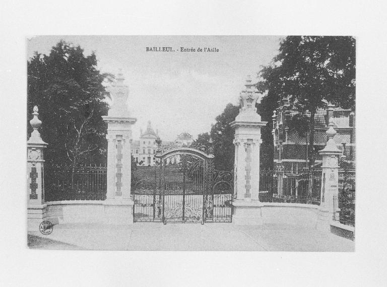 Ancien asile d'aliénés, puis hôpital psychiatrique, puis centre hospitalier spécialisé (CHS), dit établissement public de santé mentale des Flandres