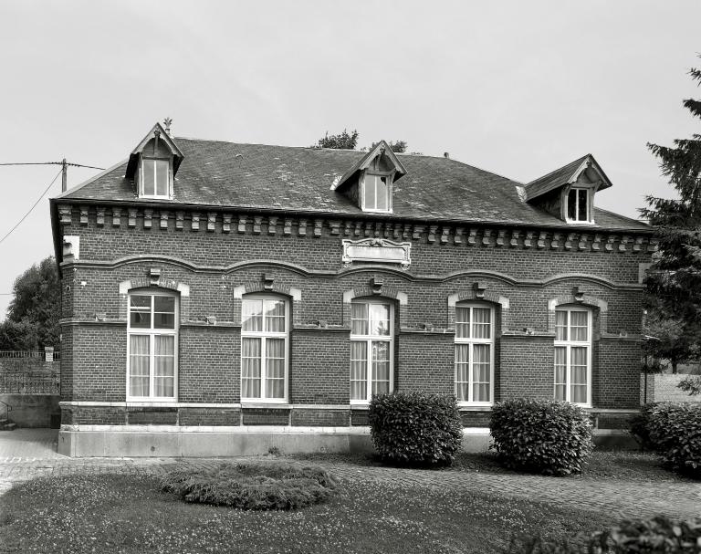 Vue du pavillon de la maternité, seul vestige de l'hôpital.