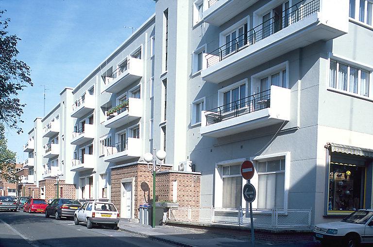 Immeuble à logements dit immeubles Les Arcades, magasins de commerce