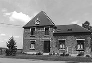 Ecole communale, rue du Moulin-Housseau : vue générale.