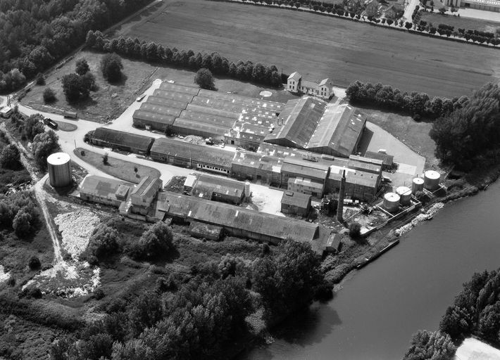 Ancienne usine de produits chimiques (usine de noir animal), dite Société des Colles et Gélatines Françaises, puis Rousselot