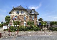 Ancienne villa Grand-Mère, devenue demeure de l'industriel Alfred Maguin, puis d'Abel Maguin, actuelle mairie de Charmes