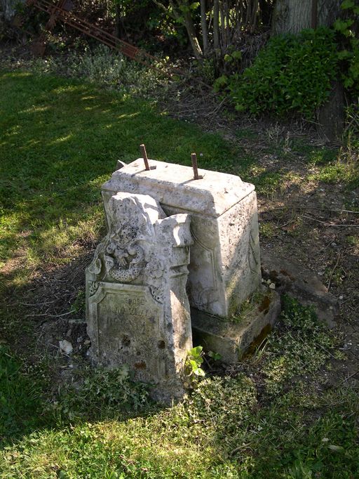 Cimetière communal de Sains-en-Amiénois