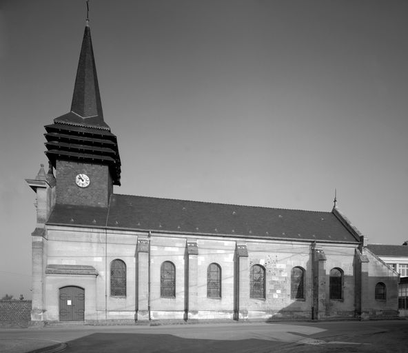 Ancienne église Saint-Nicolas de Morlincourt, devenue église paroissiale et cimetière Saint-Etienne
