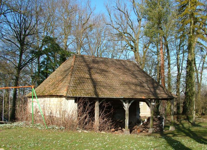 Communs, dépendances et ferme du château