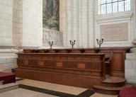 Ensemble de douze stalles