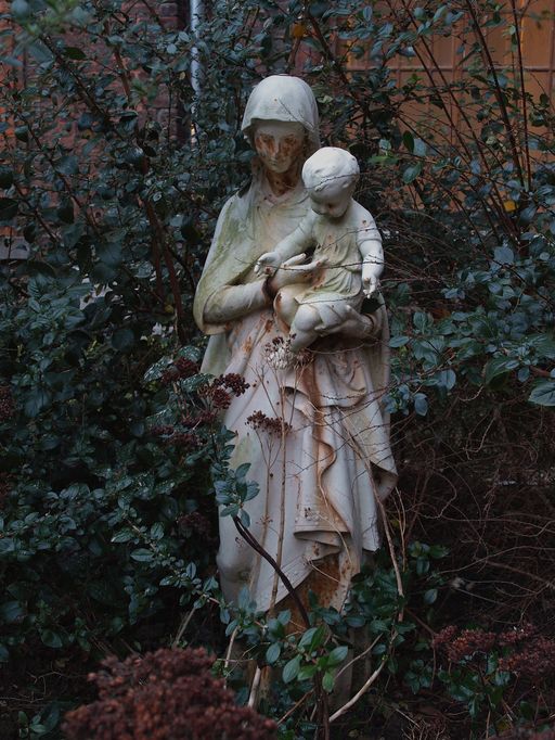 Statue : Vierge à l'Enfant